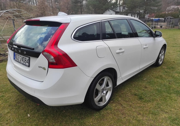 Volvo V60 cena 26500 przebieg: 261000, rok produkcji 2011 z Lidzbark małe 137